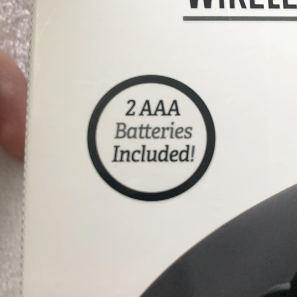 Brand new mouse, color black,2AAA battery needed, battery’s not included. - Picture 5 of 8
